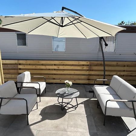 Breezy Beach Chalet Петен Екстериор снимка