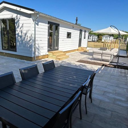 Breezy Beach Chalet Петен Екстериор снимка
