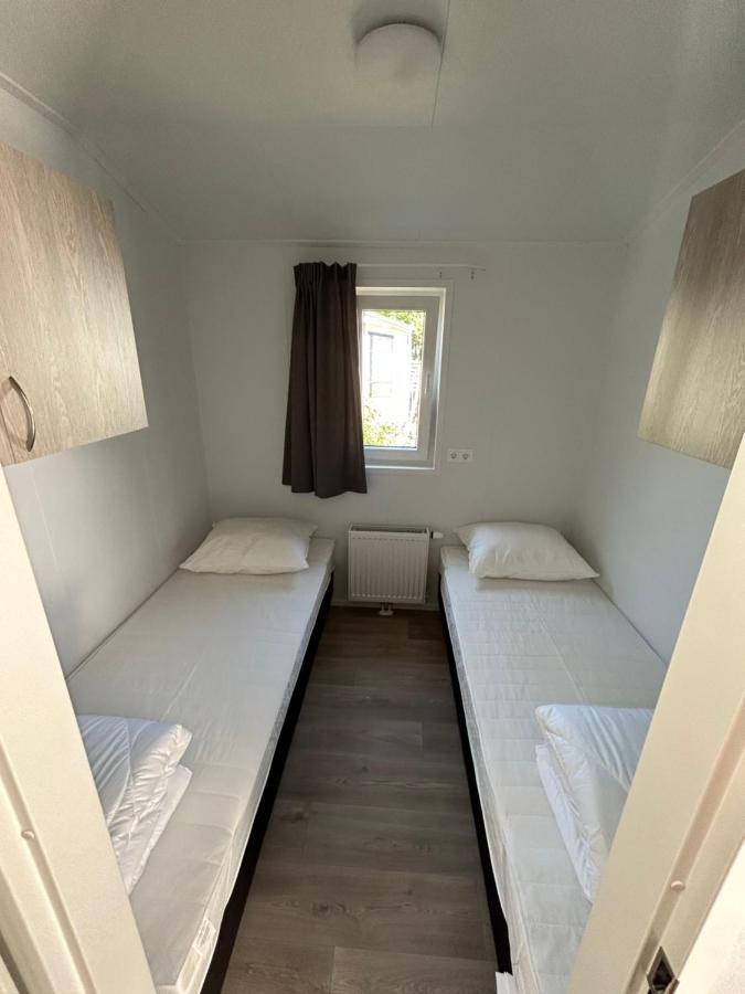 Breezy Beach Chalet Петен Екстериор снимка